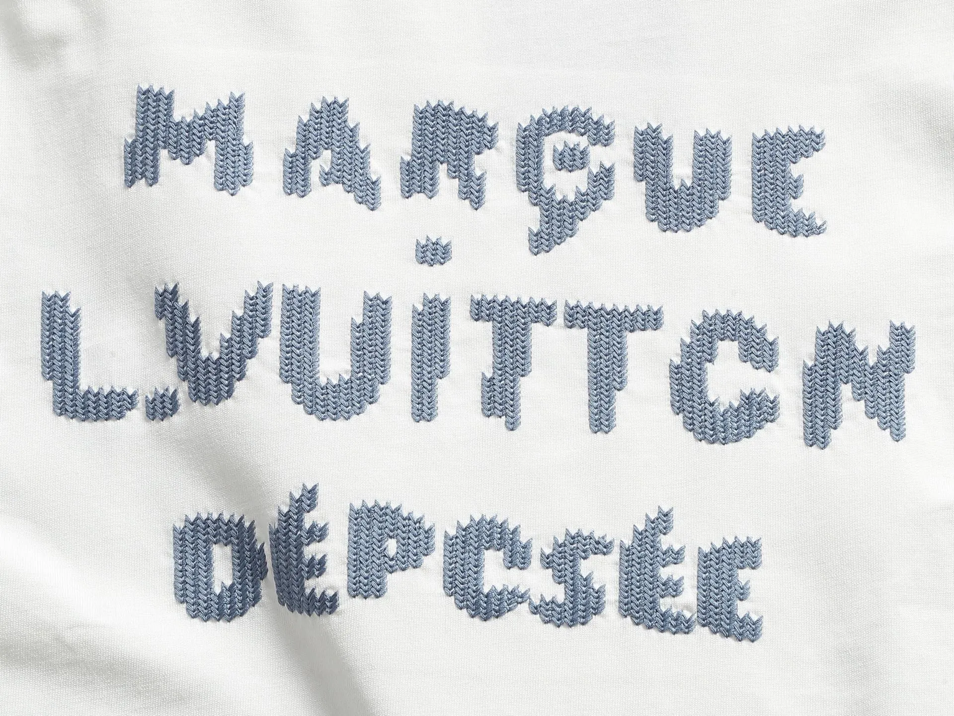 🅿️190 Louis Vuitton/Louis Vuitton English embroidery craftsmanship The large logo is exquisitely upgraded, inspired by the retro embroidery of the 1980s Original fabric Official same style Short-sleeved T-shirt 320g Same vat dyed fabric Very comfortable to the touch The latest brick cabinet synchronization for spring and summer Fashionable and individual Size: S M L XL